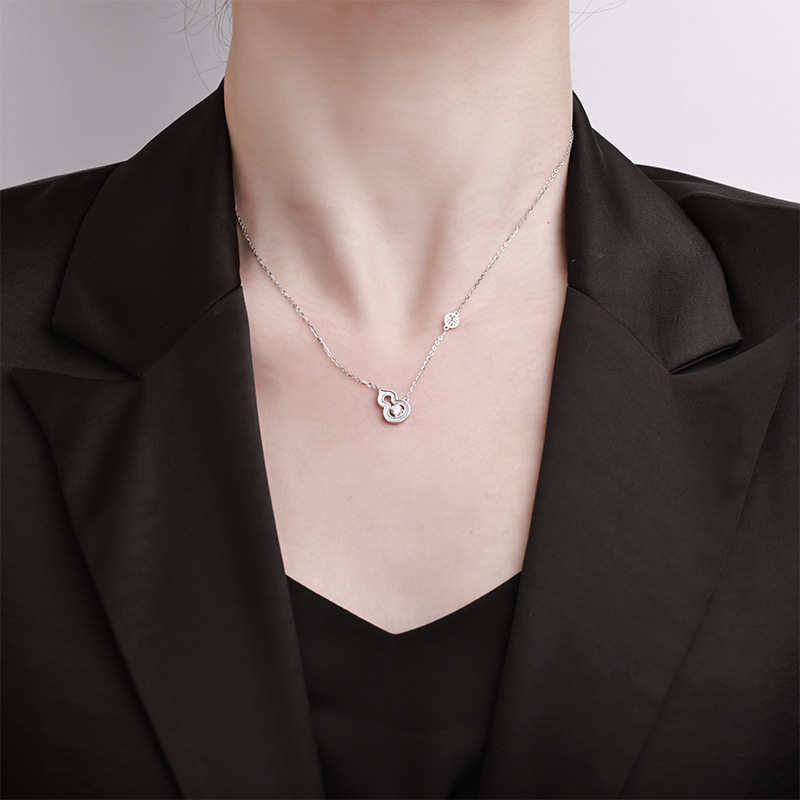 Zhuoheng Select S925 Sterling Silver Moissanite Gourd Necklace, Elegant And Fashionable, With A Sense Of High-End Chinese Style, New Chinese-Style Fu Lu Sweater Chain Application Scenario