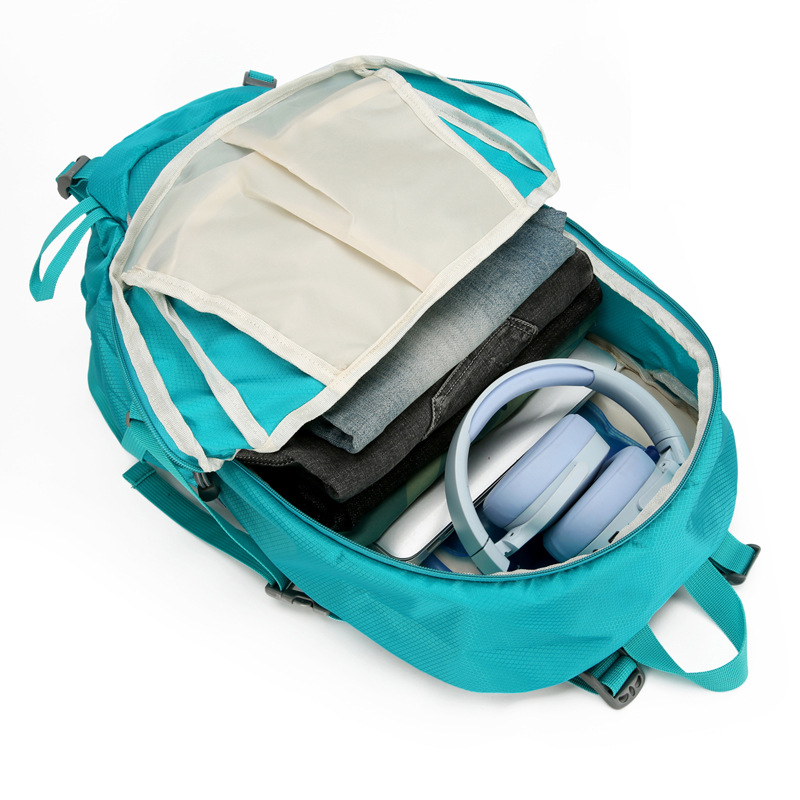 Yitu Outdoor Hiking Bag, Camping Cycling Travel Backpack, Large Capacity Hiking Bag, Hiking Backpack, Cross-border Sports Backpack Application Scenario