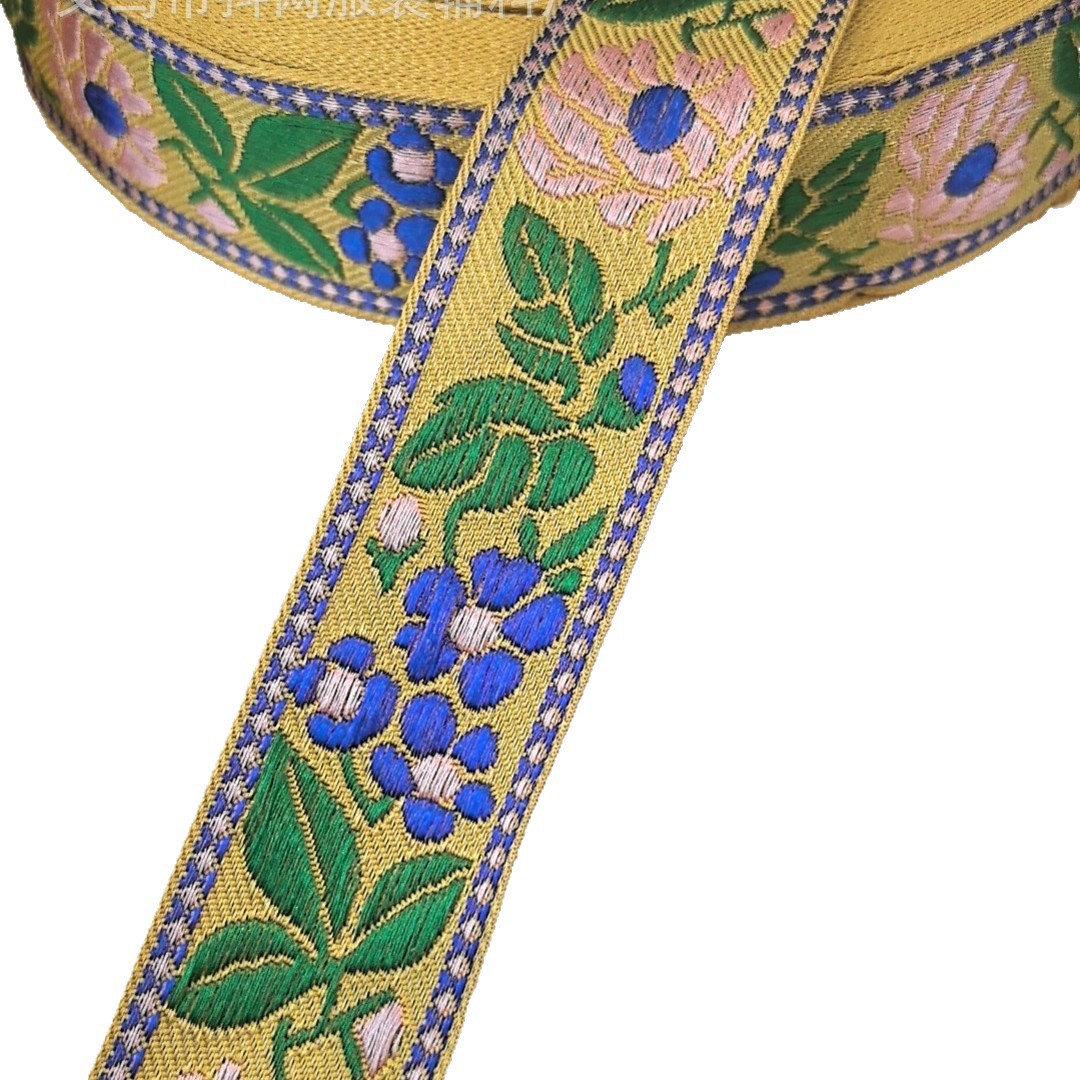 3-2 ج م) التطريز الوطني بعروض الرأس وأكياس لوازم الملابس Item Picture