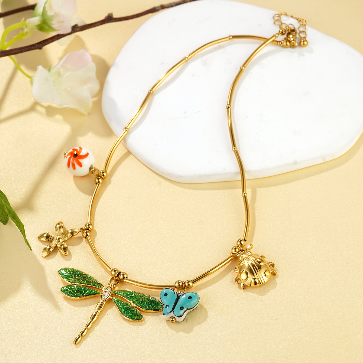 摆摊用小商品/欢赏鱼/微缩景观/手提花灯/多肉仿真花细节图