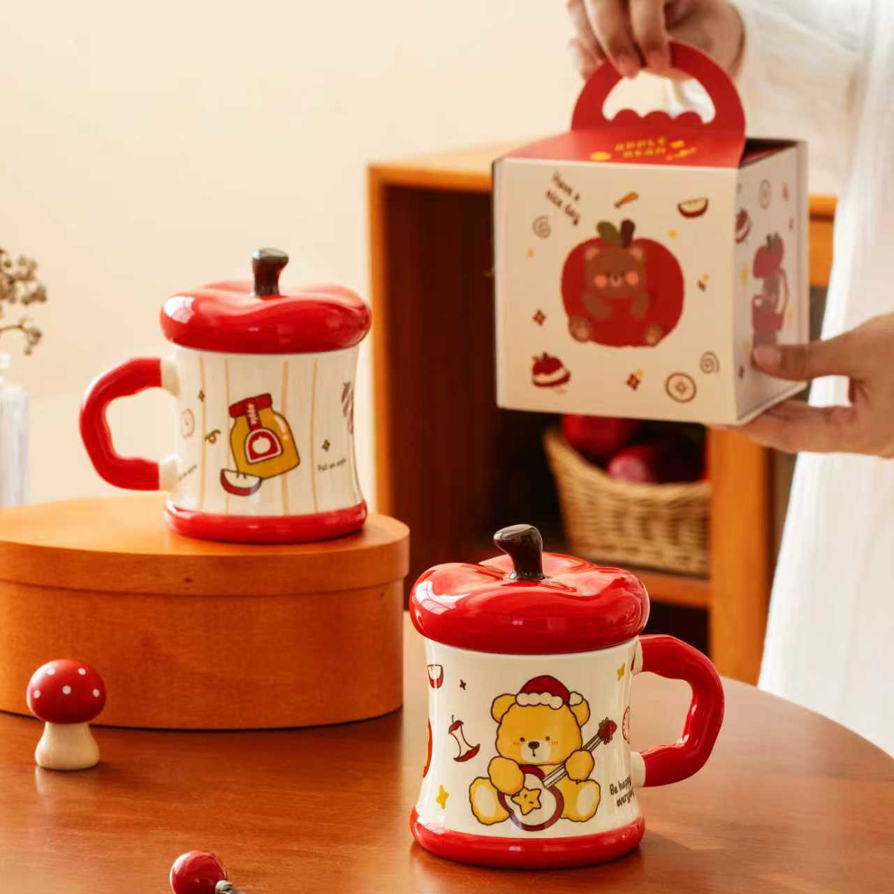 Creative covered ceramic cup, Apple Bear mug, Love Lover souvenir set, large capacity water cup with handle Specification image