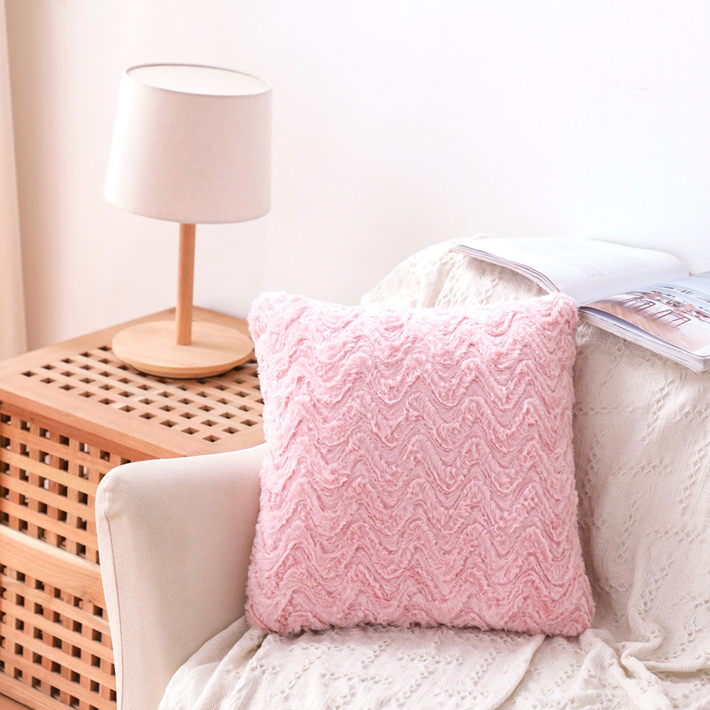 靠枕45*45舒适抱枕车载靠垫居家跨境批发抽条法兰绒方形波纹抱枕