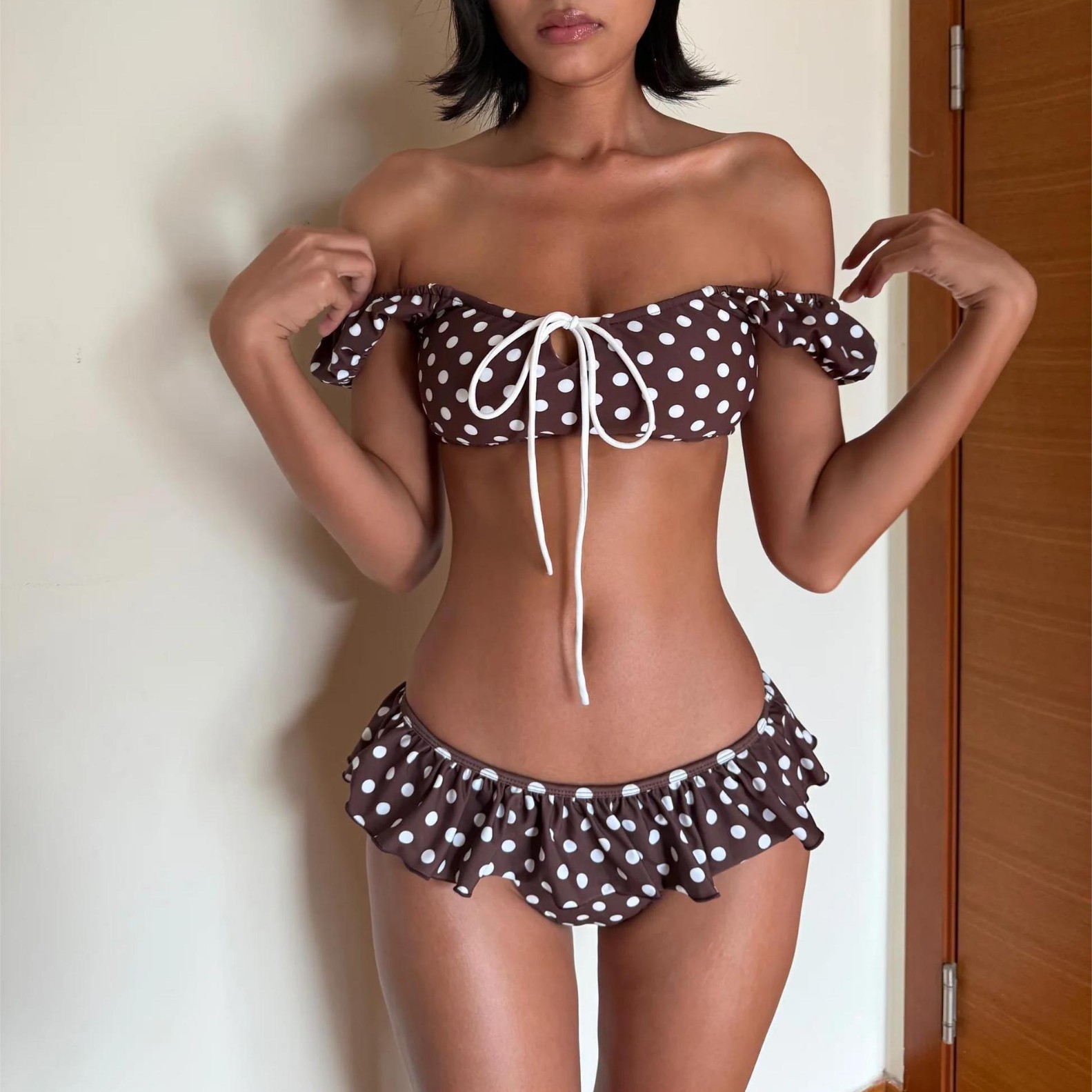 跨境欧美风比基尼性感辣妹一字肩抹胸纯欲复古波点海边度假泳衣女
