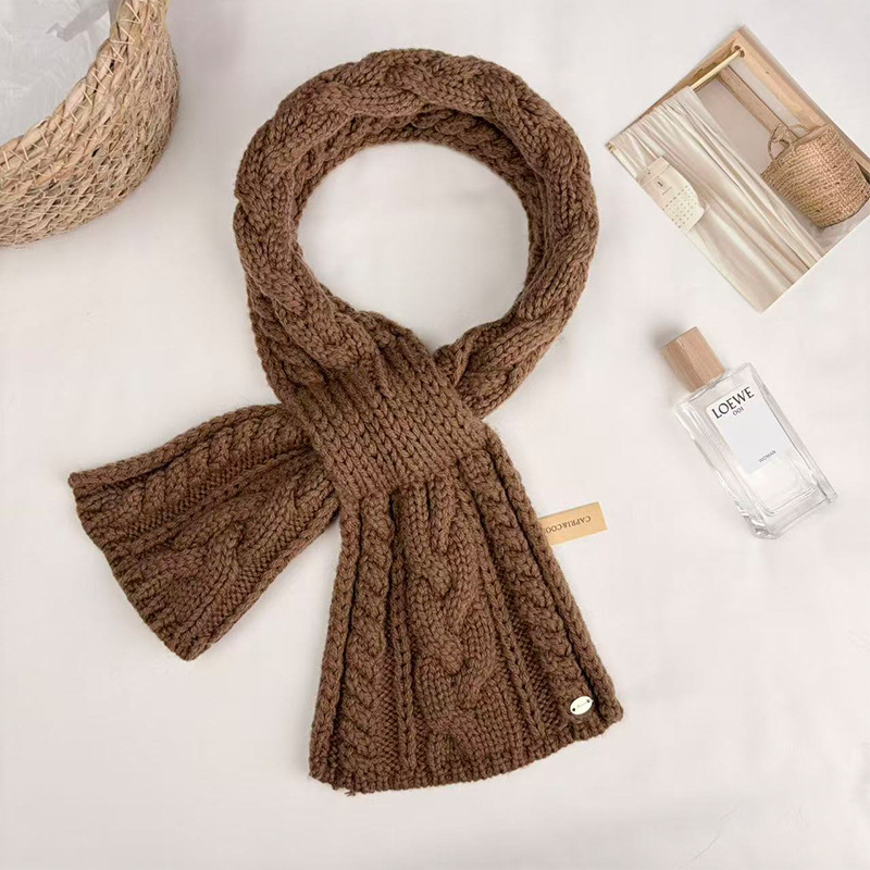 For autumn and winter, pair a Korean-style wool blend scarf with a short twisted scarf and a warm knitted woolen scarf for women