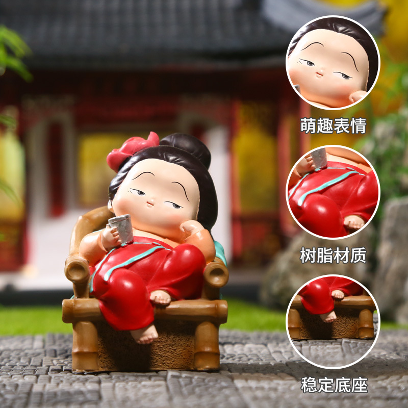 A seated Tang Dynasty lady ornament featuring plum blossoms, orchids, bamboo and chrysanthemums, a casual and cute table decoration, exquisite gift craftsmanship Application Scenario