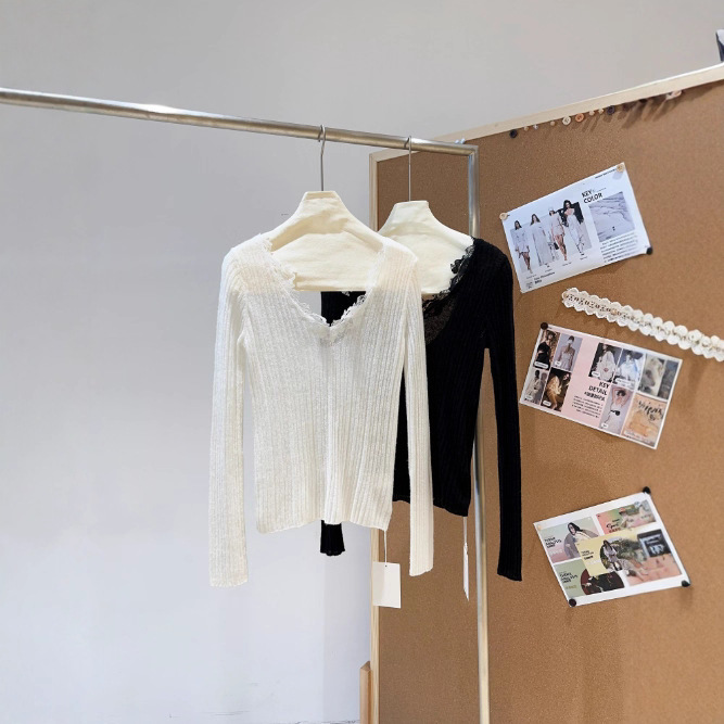 High-quality Nanyou women's clothing 2025 new style French back hollowed-out V-neck lace trim slimming knitted sweater details Picture