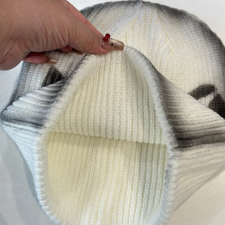 Hip-hop hat, rabbit fur, versatile knitted hat for autumn and winter, trendy Japanese style, sweet and cute, warm headpiece, cold hat with letters Application Scenario