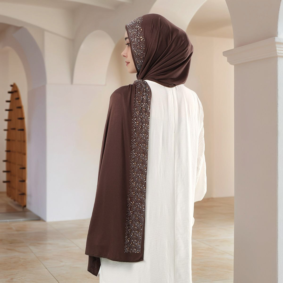 New best-selling irregular-shaped diamond ironing diamond versatile long scarf for women, Malay fashionable and elegant decorative headband, shawl and scarf details Picture