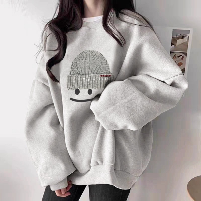 The white and gray round-neck hoodie for women in 2025 is a new bestseller in autumn. It is a casual, versatile, fashionable and stylish top with added fleece and thickening