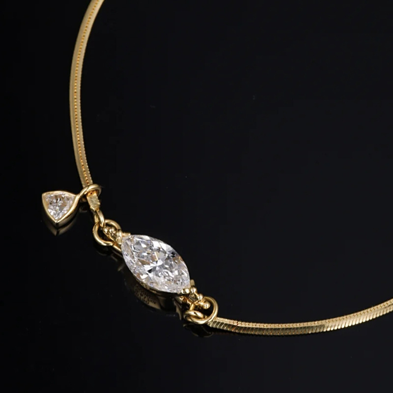 Korean-style horse eye diamond triangular snake bone chain bracelet for women, light luxury minimalist style, niche design sense, noble and versatile jewelry Specification image