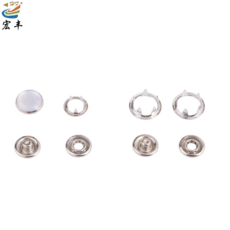 Suministro directo de fábrica de cobre cinco clavos hebillas conjunto de cuatro piezas metal hueco oro gris bronceado clothing dark hebillas en stock Item Picture