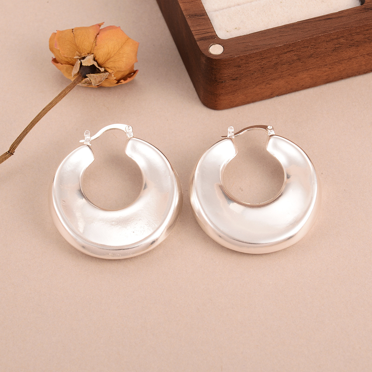 饰品/耳饰/耳环/锆石微镶毛坯耳环/锆石耳饰细节图