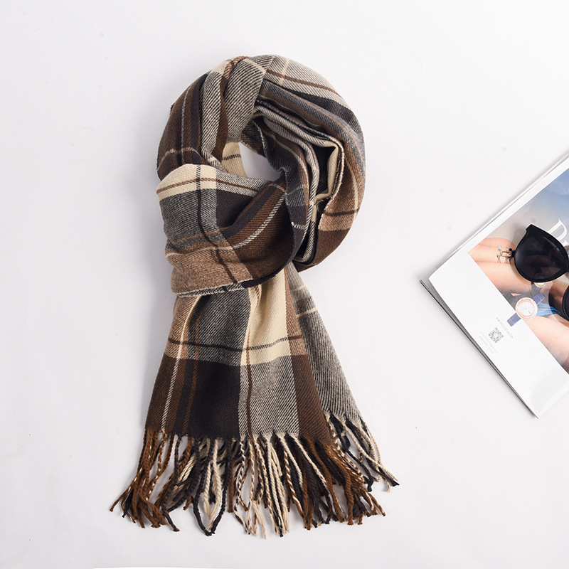 One-piece delivery of autumn and winter checkered scarves for women, a new style of high-end winter wear, versatile and warm couple scarves, a Korean cross-border bestseller, wholesale from street stalls Application Scenario