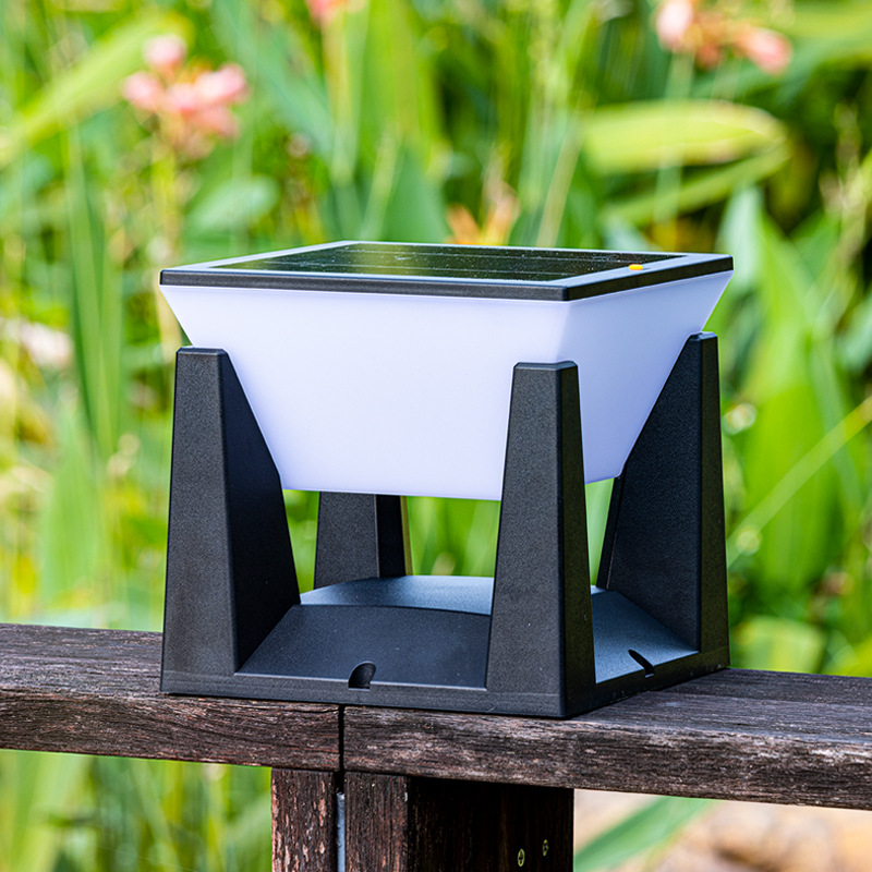 New cross-border solar column head lamp, outdoor fence and fence column lamp, garden simple waterproof outdoor courtyard lamp Application Scenario