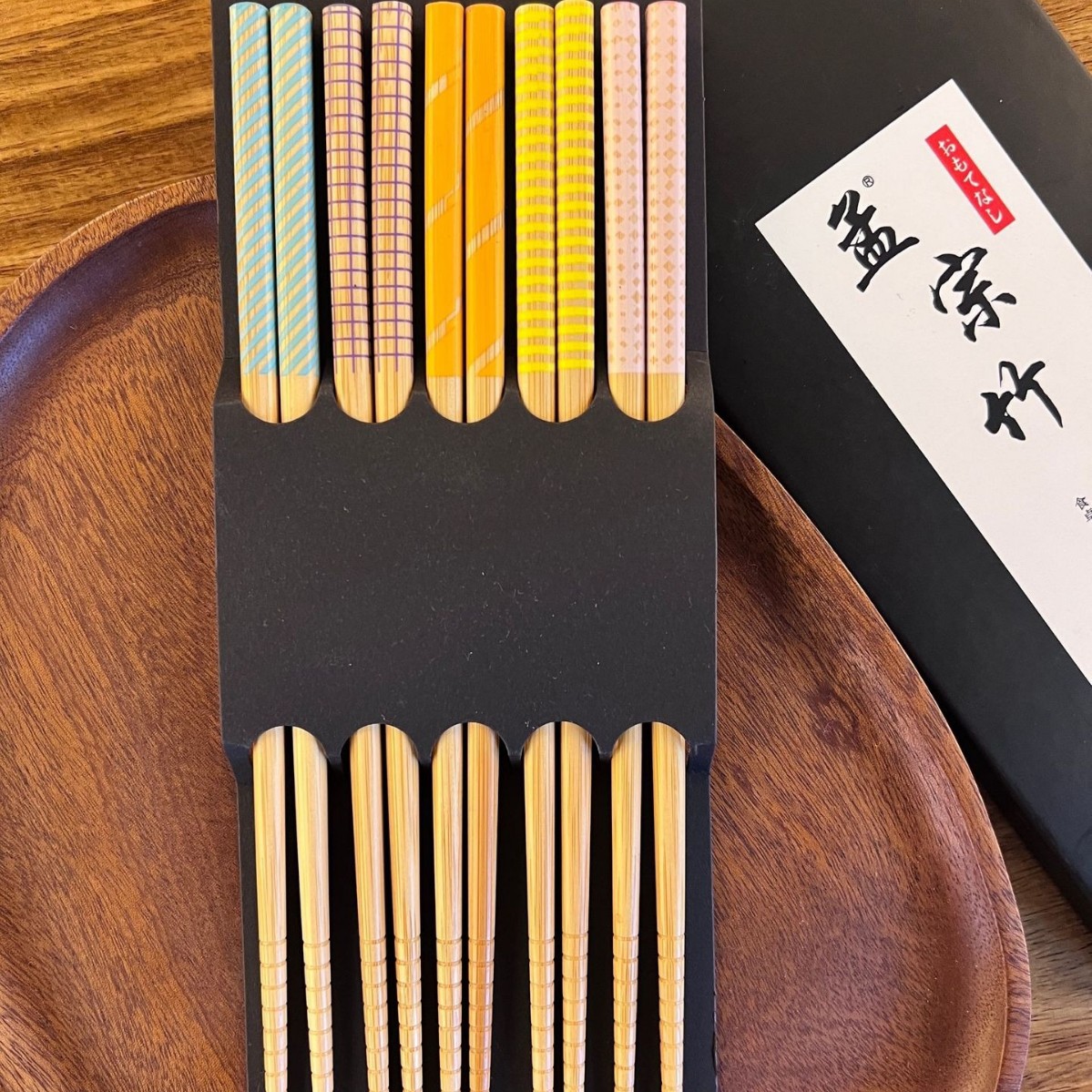 Japanese-style printed chopsticks, rainbow-striped bamboo chopsticks, anti-slip household chopsticks, wholesale chopsticks, new style chopsticks details Picture