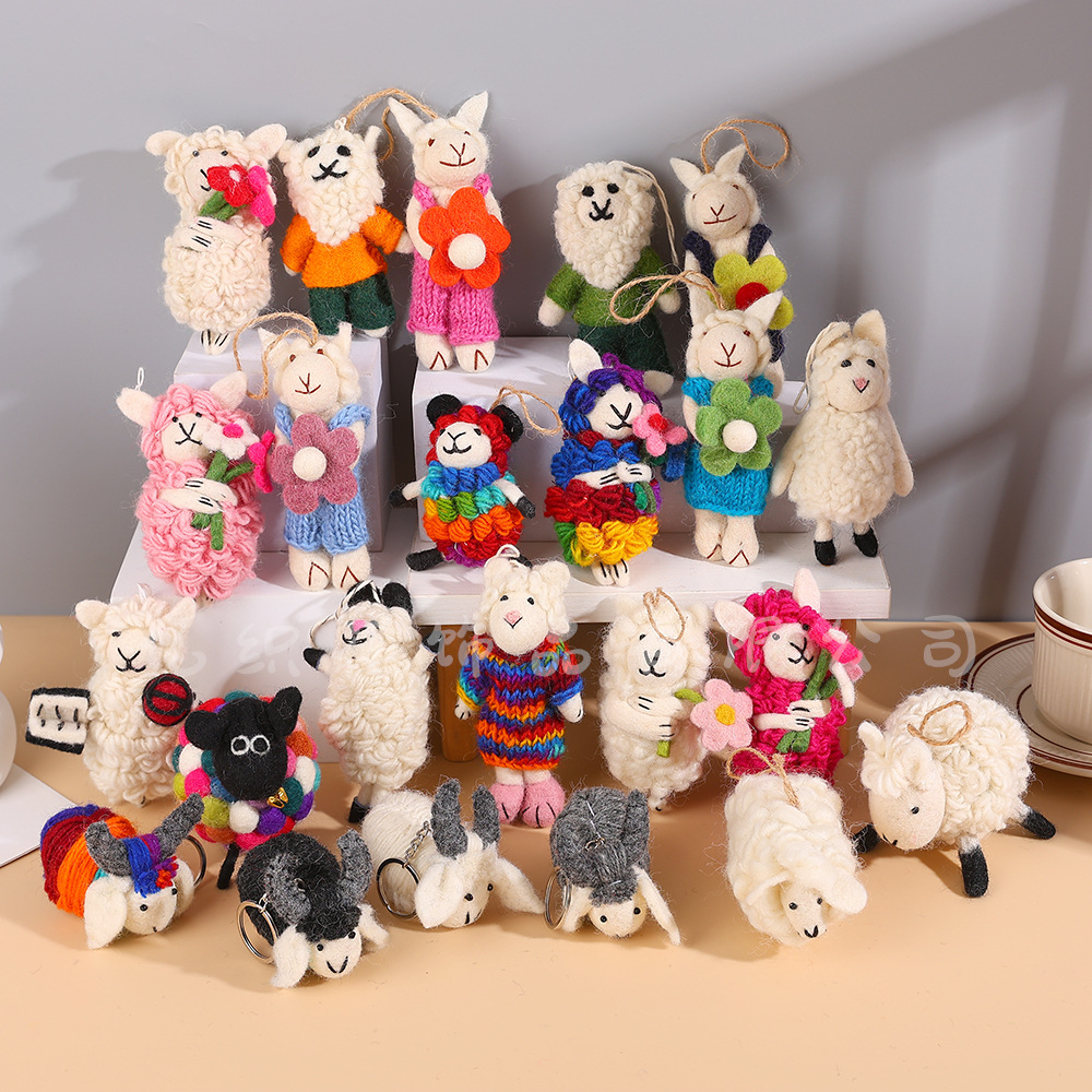 The new miu series of pure handcrafted wool felt pendants, graduation season accessories, keychains and bag accessories