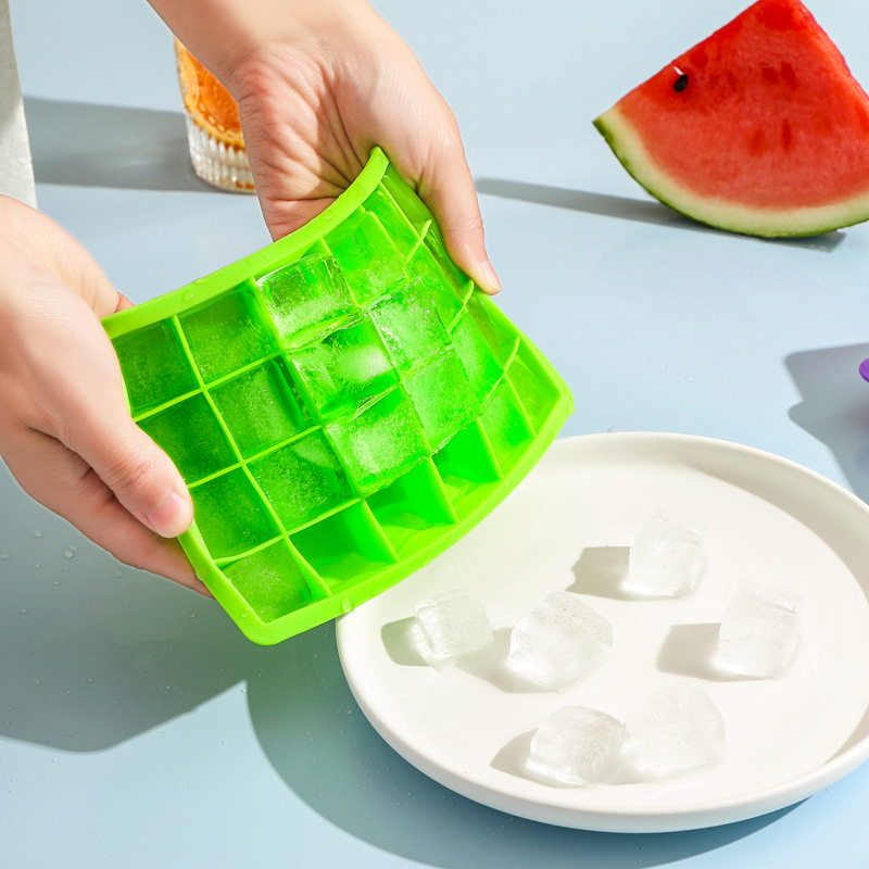 Wholesale 15-compartment covered ice-making boxes, household food-grade ice-making compartments, 24-compartment square ice-making compartments, silicone ice cube molds Specification image