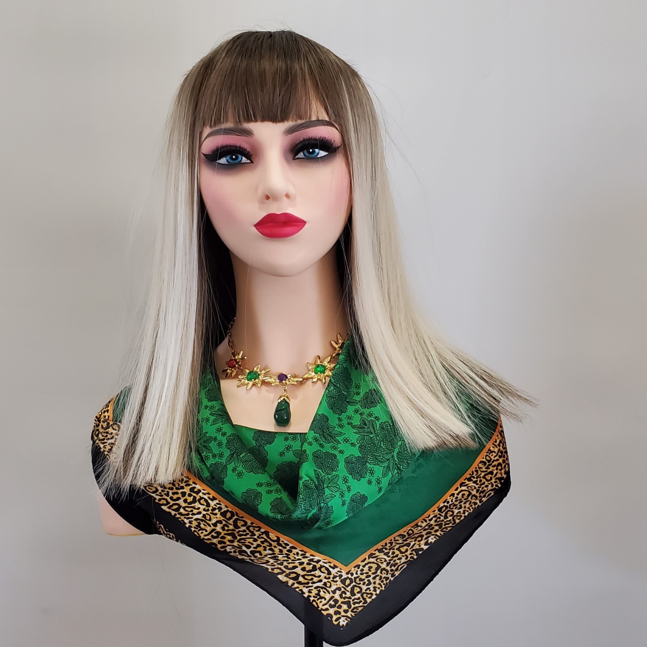 Cross-border European and American natural and smooth air bangs long straight hair women's wig, off-white manufacturer in stock, straight bangs