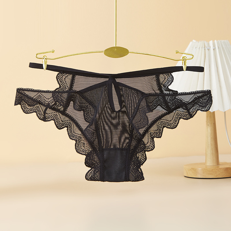 The new light luxury and sexy lace-trimmed leopard print women's underwear is comfortable, breathable, with thin straps and cutouts that are alluring and leave no trace inside details Picture