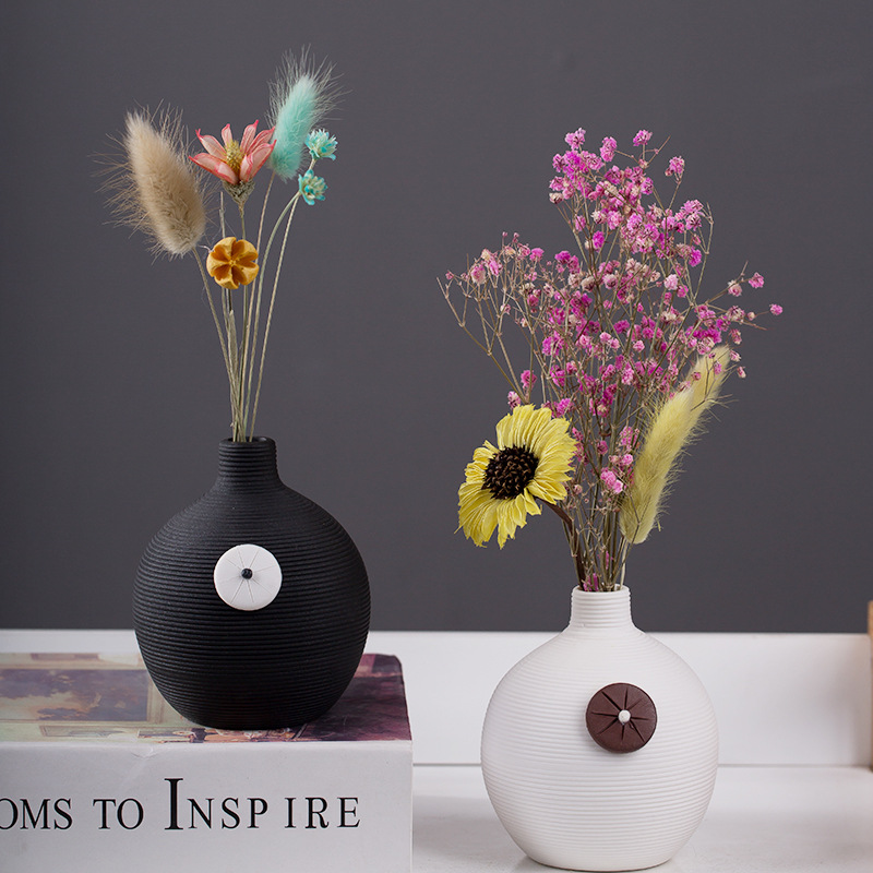 2026 Modern and simple ceramic vase, creative threaded Pothos hydroponic flower vase, Nordic home dried flower arrangement decorative item details Picture