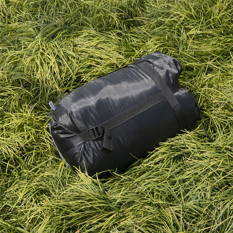 Mom's outdoor camping sleeping bag, home and office nap sleeping bag, 1600g all-season warm sleeping bag Application Scenario