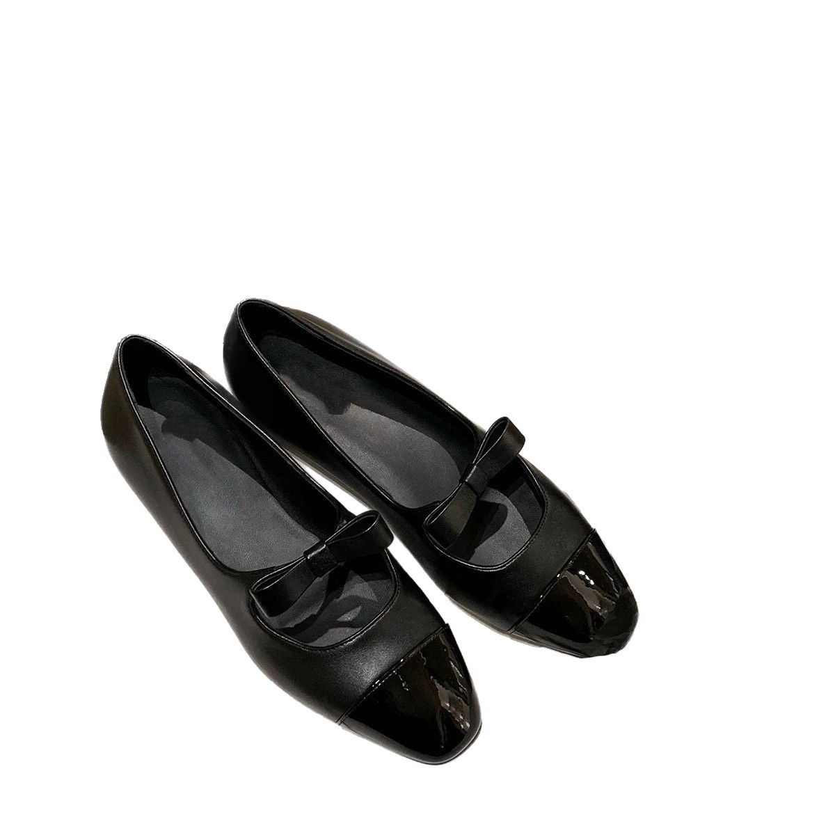 The 2026 new style of Chanel-style shallow bow flat Mary Jane women's shoes, a one-step ballet shoe that pairs well with a skirt Item Picture