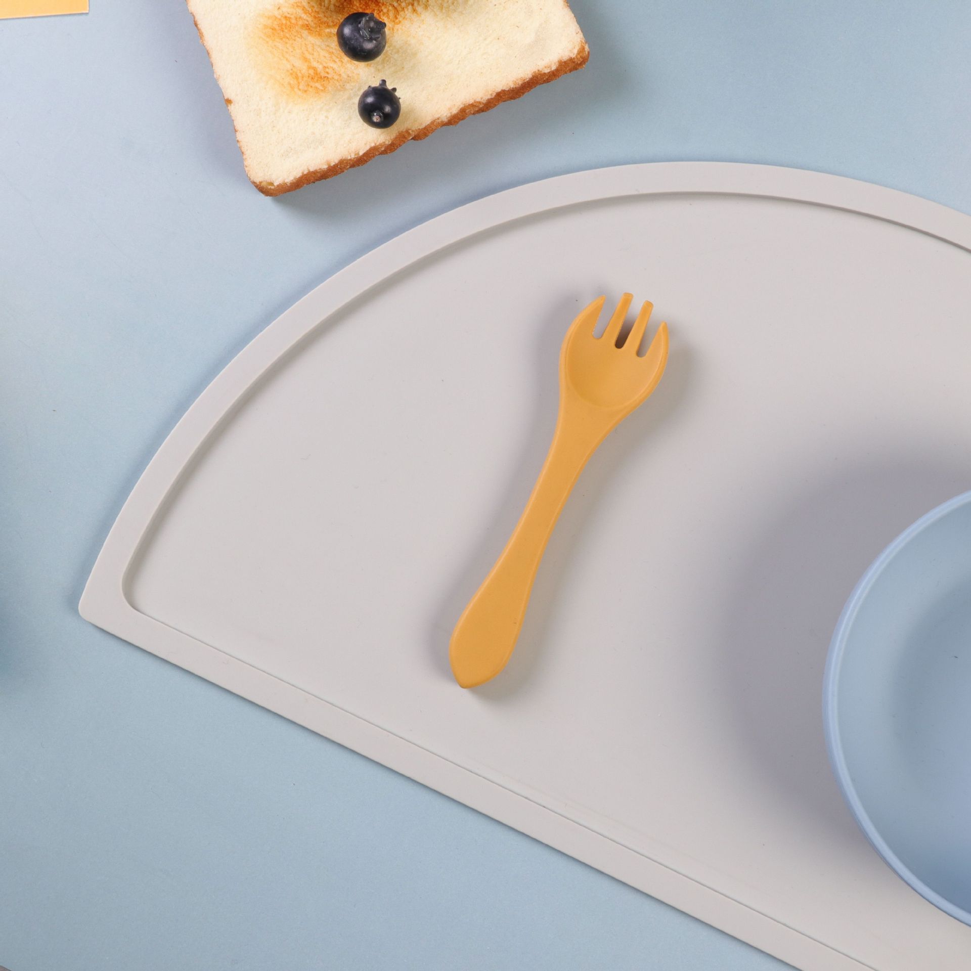 Wholesale of new Western-style placemats, multi-functional children's semi-circular silicone placemats, waterproof and heat-insulating student table MATS Specification drawing