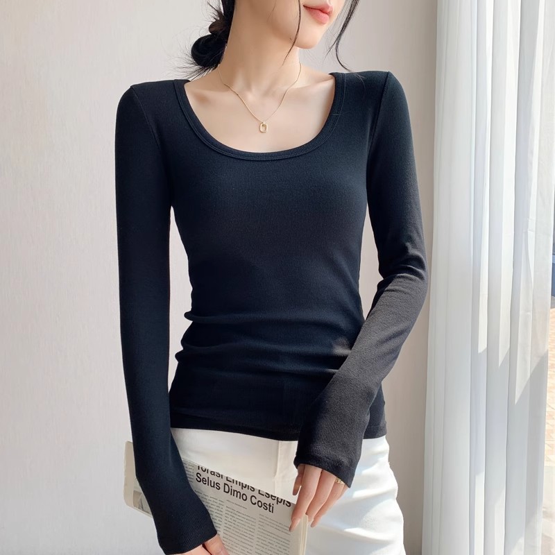 Wear a base layer of a women's overcoat, pair it with a U-neck long-sleeved shirt for autumn and winter, and wear a T-shirt with a fitted large neckline and a threaded top for spring and autumn Application Scenario