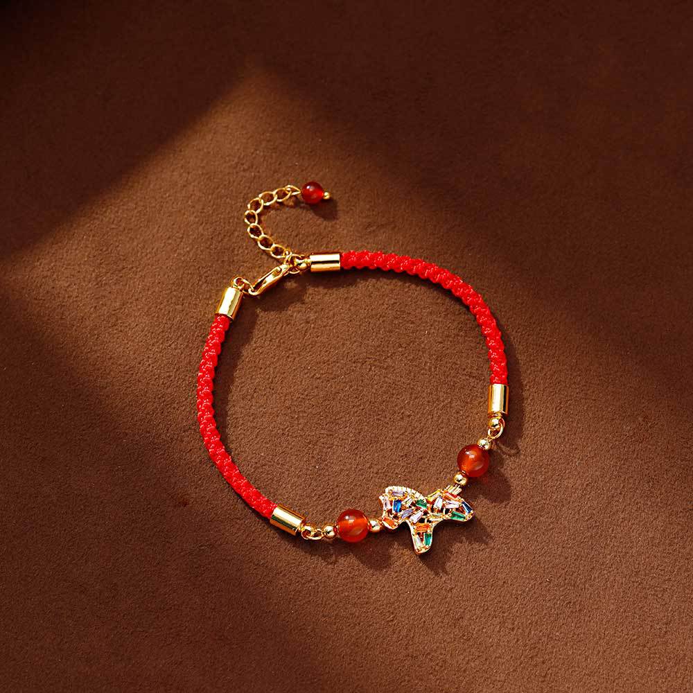 Hyacinth抖音爆款2026本命年红绳手链时尚轻奢彩色锆石小马吊坠手饰配饰