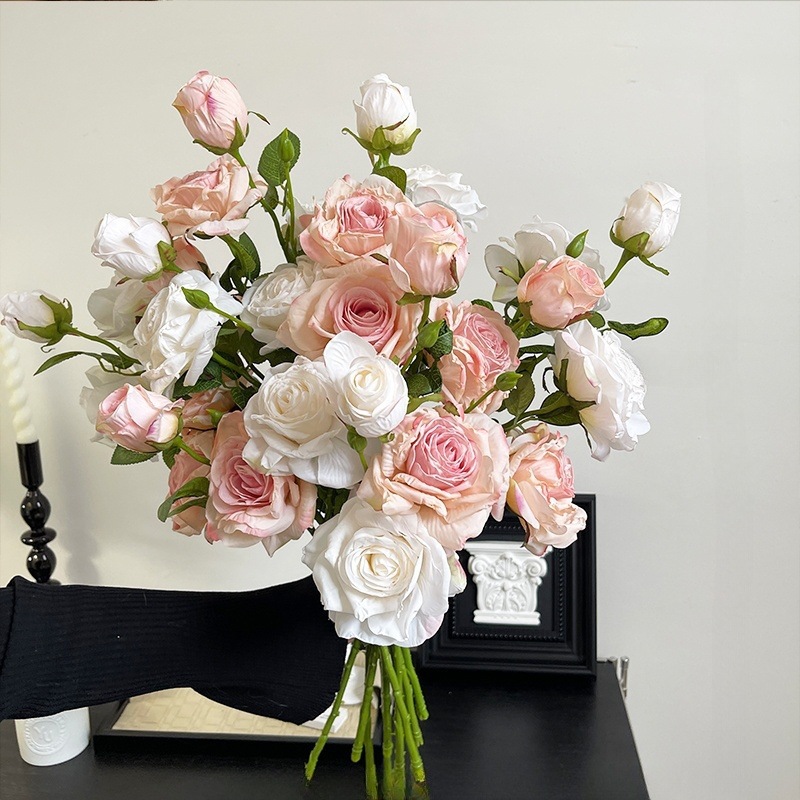 法式复古油画焦边玫瑰高级仿真手捧花束多头假花婚礼拍摄仿生干花