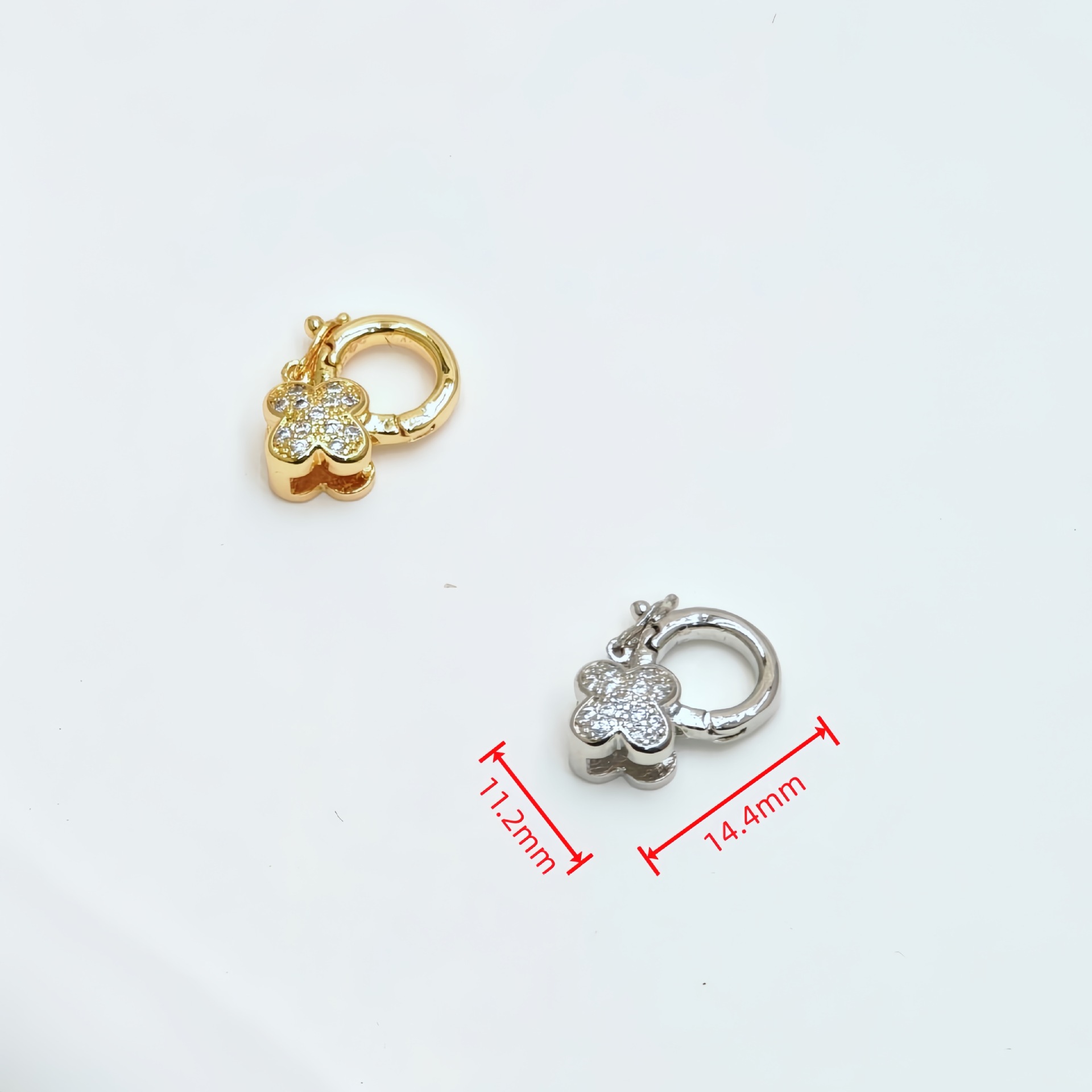 High-end brass cast irregular-shaped micro-inlaid pendant, necklace pendant, clothing pendant, 18K real gold universal pendant accessory Application Scenario