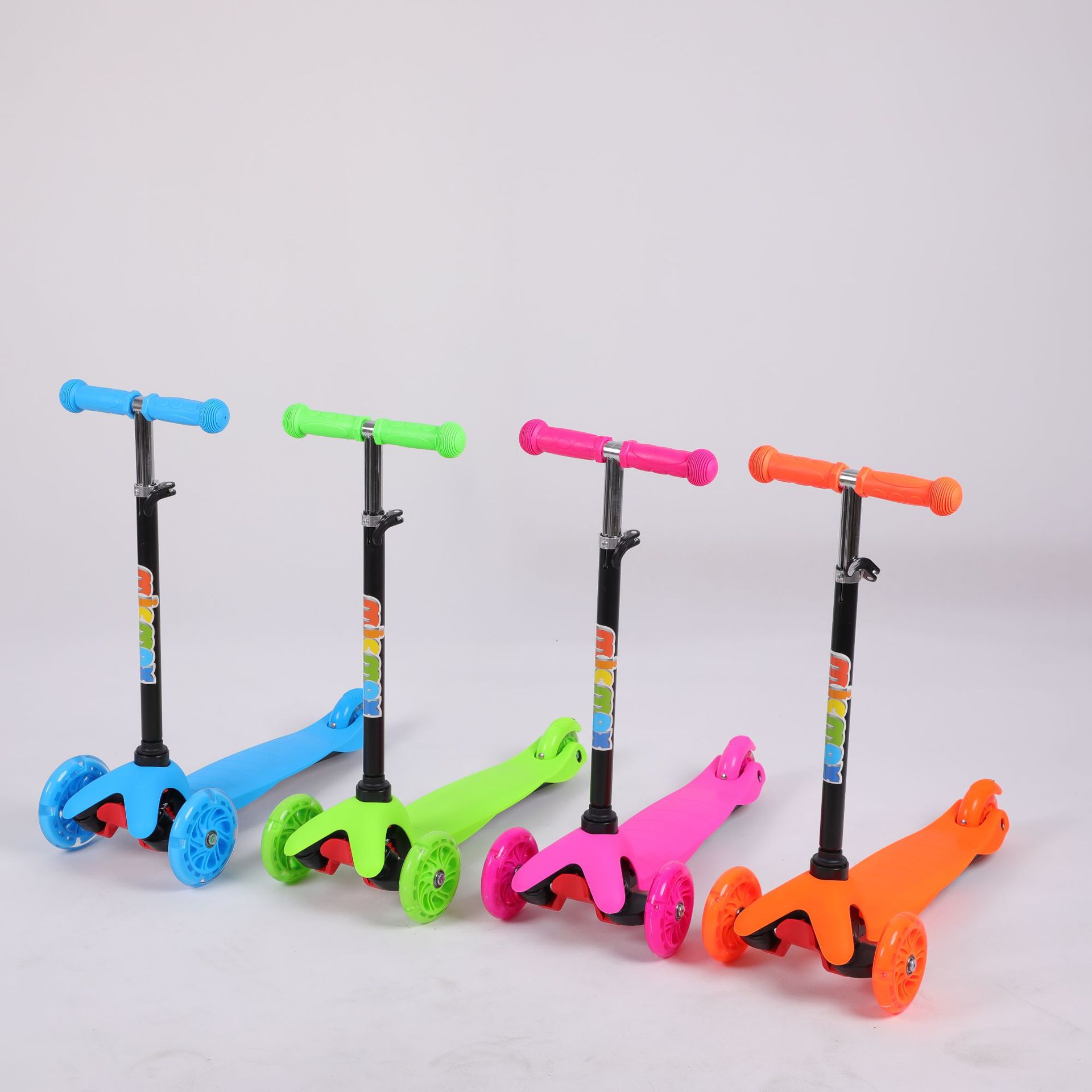 简约儿童滑板车小孩三轮踏板折叠款男孩女宝宝滑板溜溜车