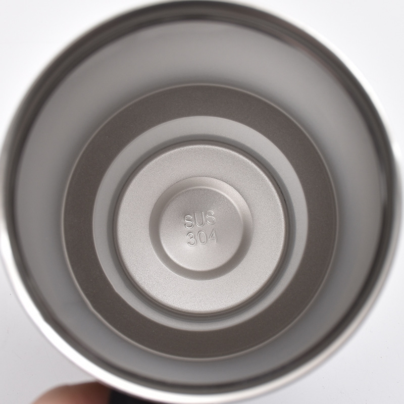 Factory direct supply 40oz stainless steel insulated cup, fashionable and simple handle, ice cup, portable car straw, car cup Application Scenario