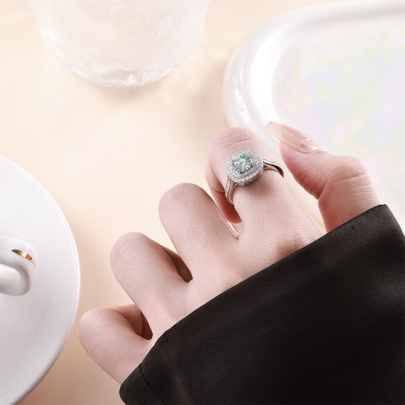 Zhuoheng Select S925 pure silver, light luxury, full diamond, a new Mosang ring with a small cube of sugar, a bestseller on the Internet Specification image