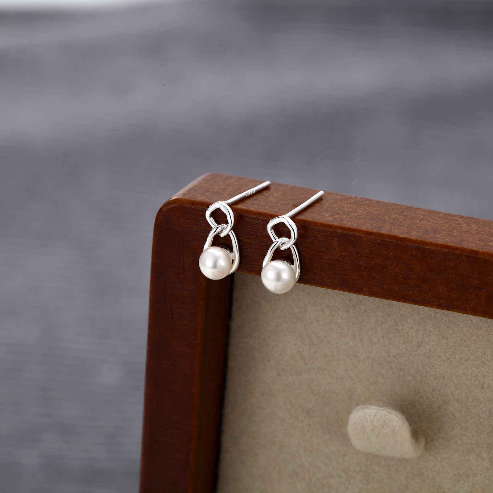 s999 pure silver pure silver light luxury stud earrings, pearl natural fresh water Korean version irregular geometric pure silver stud earrings for ear hole care