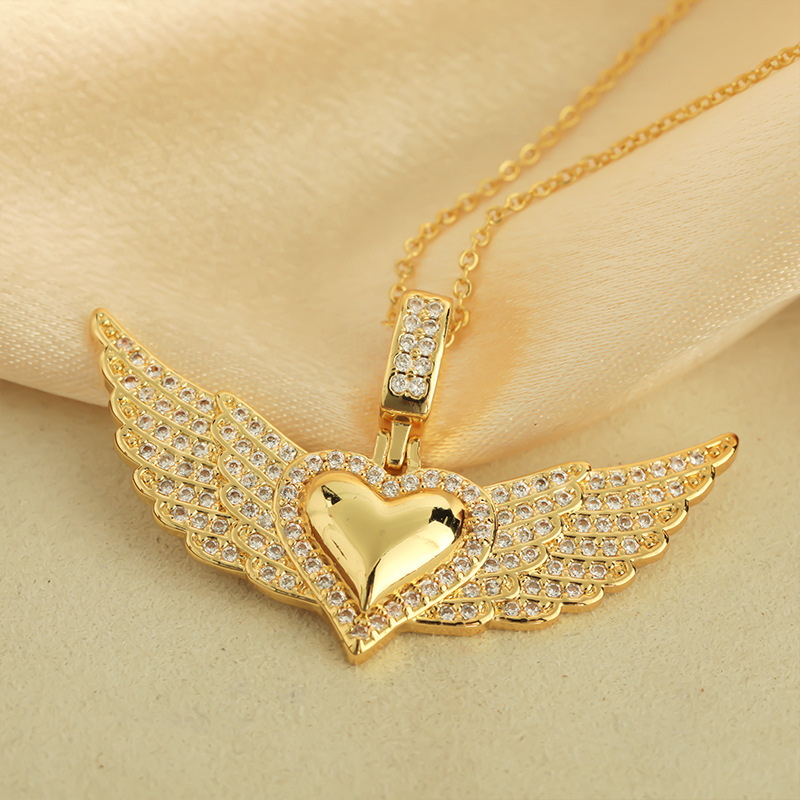 A new European and American trend copper gold-plated micro-inlaid zircon heart-shaped angel wing pendant DIY accessory