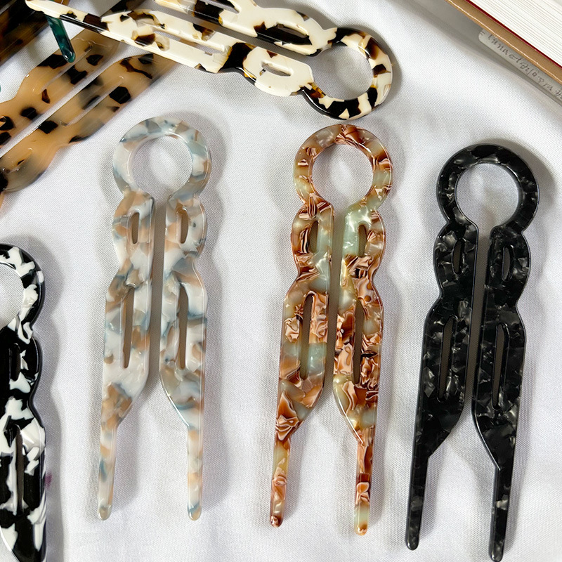 New Chinese-style acetic acid U-shaped hairpin with a high-end feel, back head coiled hairpin, headpiece, bun hairstyle, ancient-style Hanfu hairpin Application Scenario