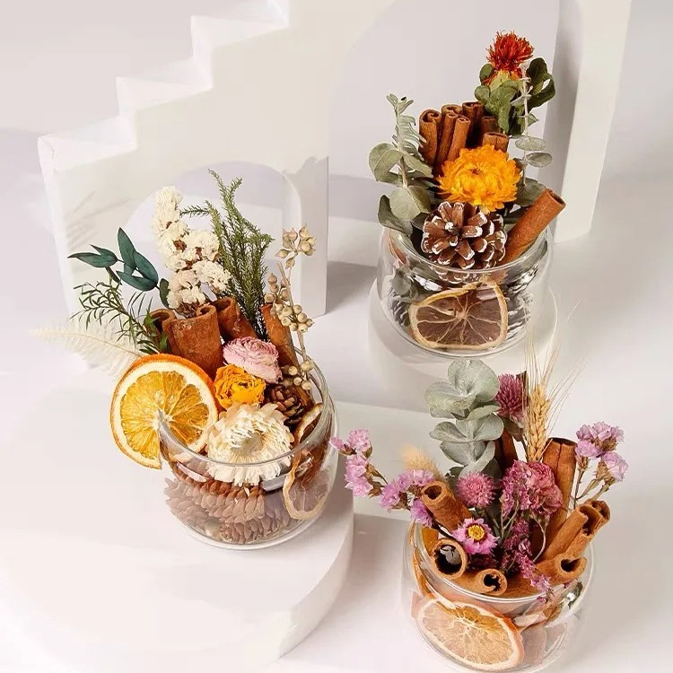 Wholesale dried pinecone flowers, Christmas decoration, DIY material packs, shooting prop accessories, natural Christmas pinecones Application Scenario