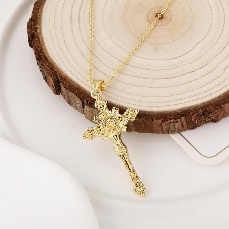 Cross-border best-selling new product: Creative cross necklace with micro-inlaid zircon, unique, original, simple and versatile. Factory wholesale Application Scenario