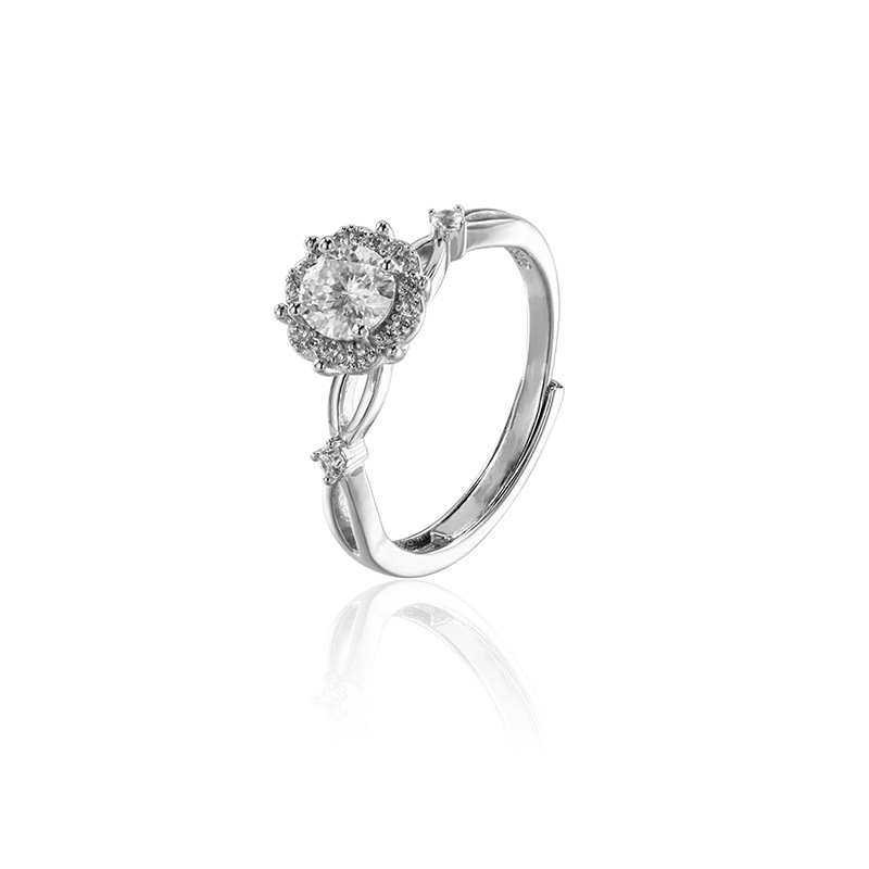 Zhuoheng Select 2026 New s925 sterling silver flower Bouquet Moissanite ring, a minimalist and luxurious ring with a unique design sense Application Scenario