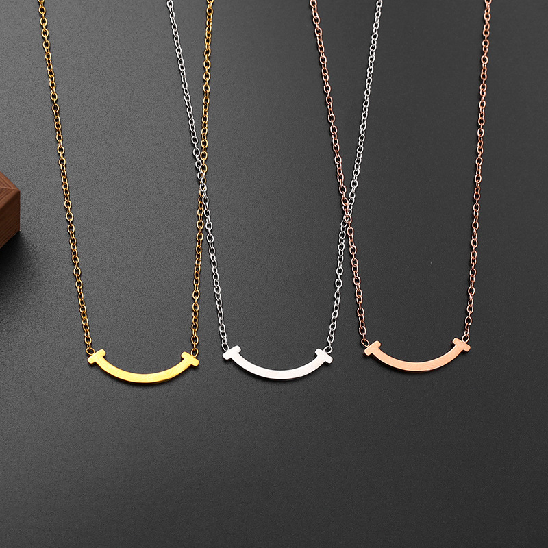 European and American stainless steel smile necklace, V gold vacuum rose gold collarbone chain factory direct sales, necklace titanium steel jewelry