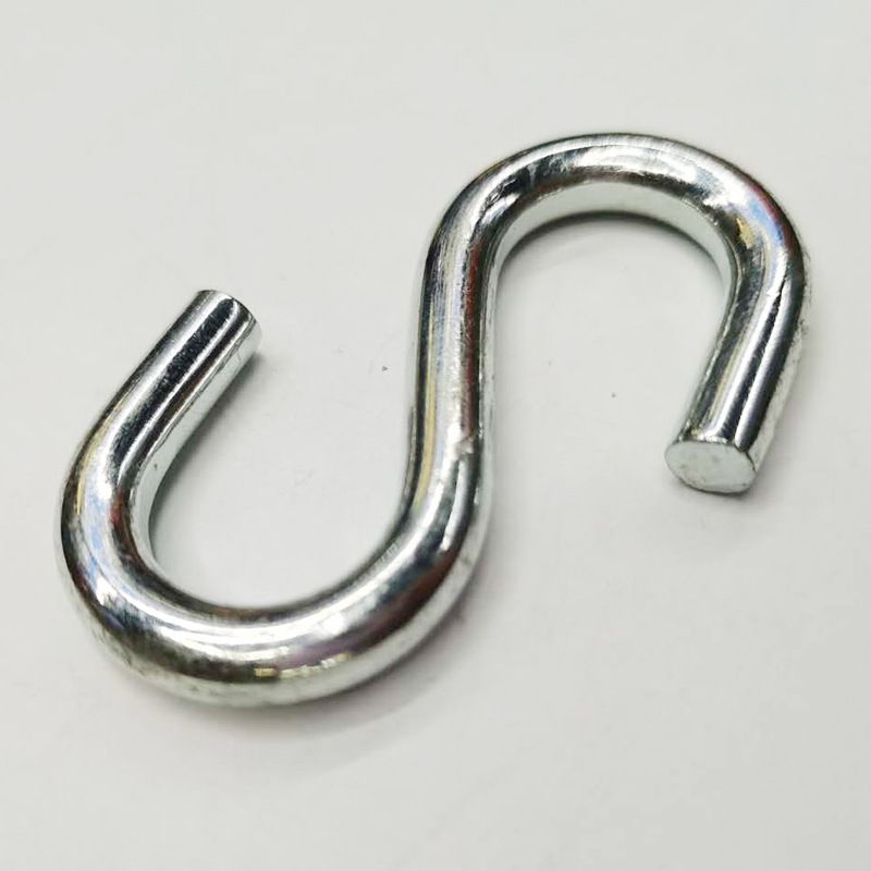 Flat-head S-hook, metal S-hook, is a multi-purpose hanging hook and storage hook with strong load-bearing capacity Specification image