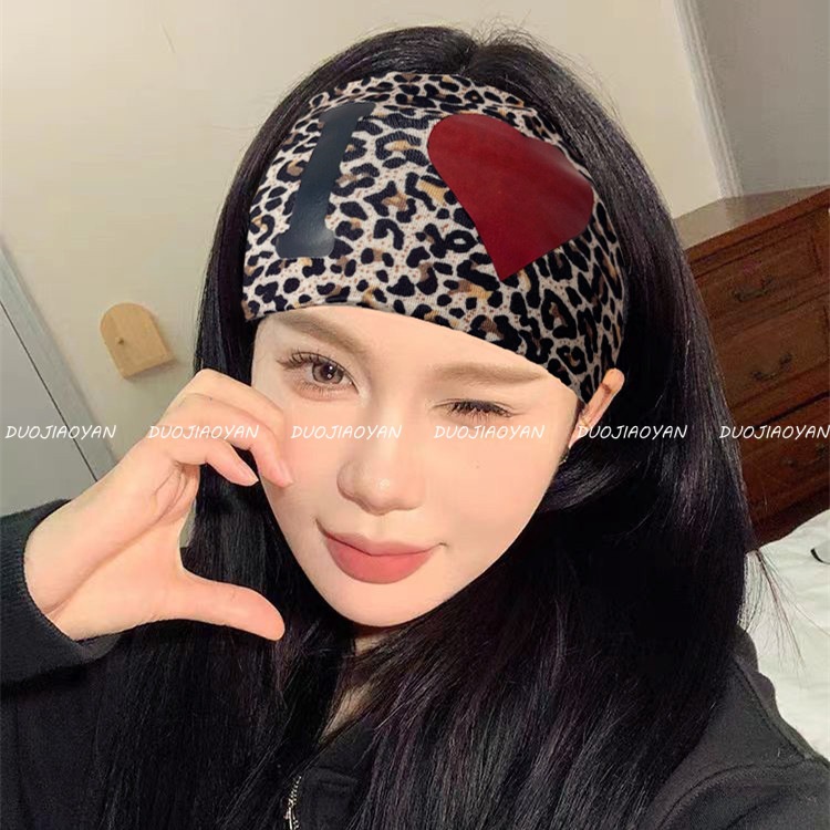 Valentine's Day heart-shaped printed hair band, retro leopard print spicy girl headscarf, high-end, elastic and versatile sports hair band Specification drawing