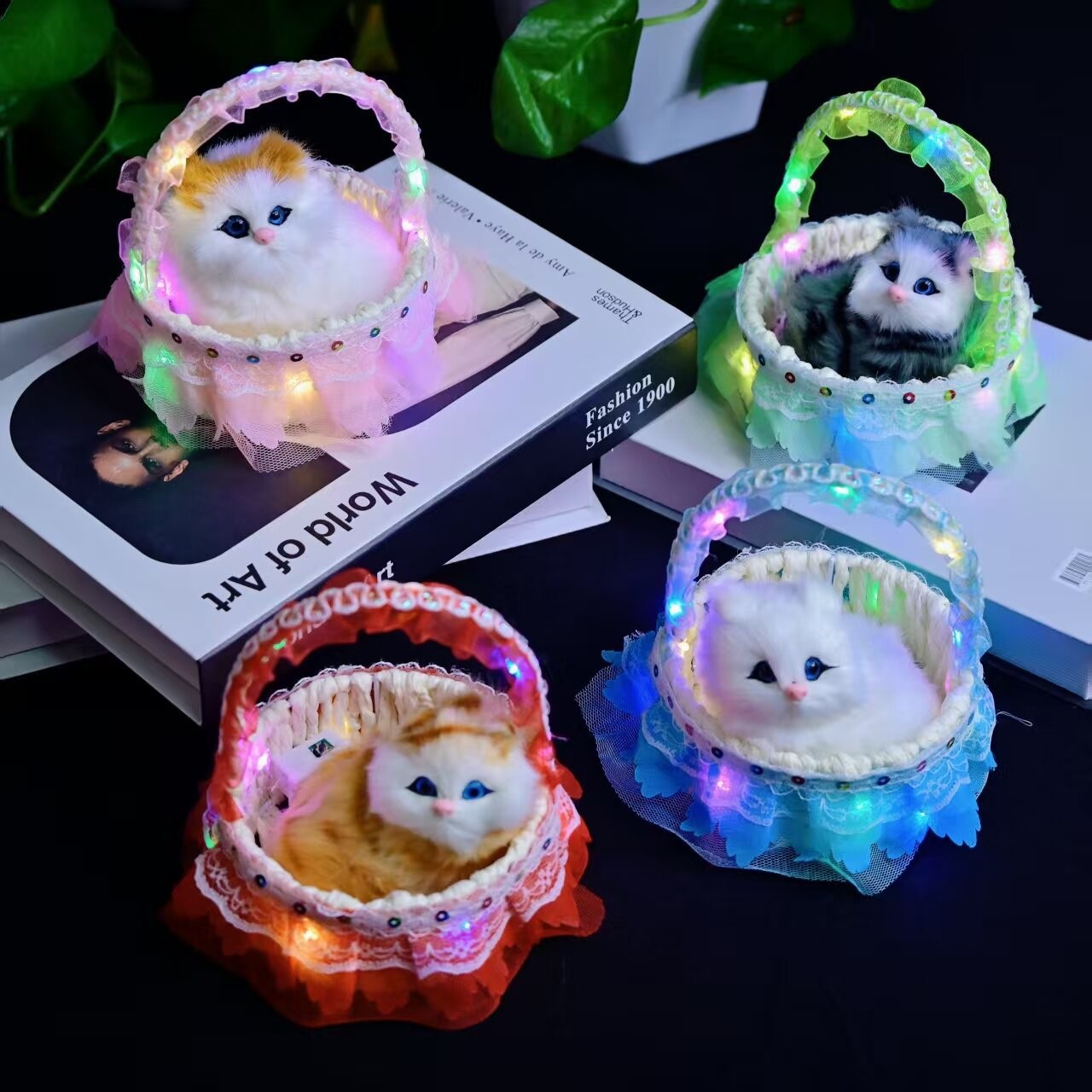 The illuminated basket simulation cat can call the little cat simulation toy, the fur simulation animal model toy, the flower basket cat