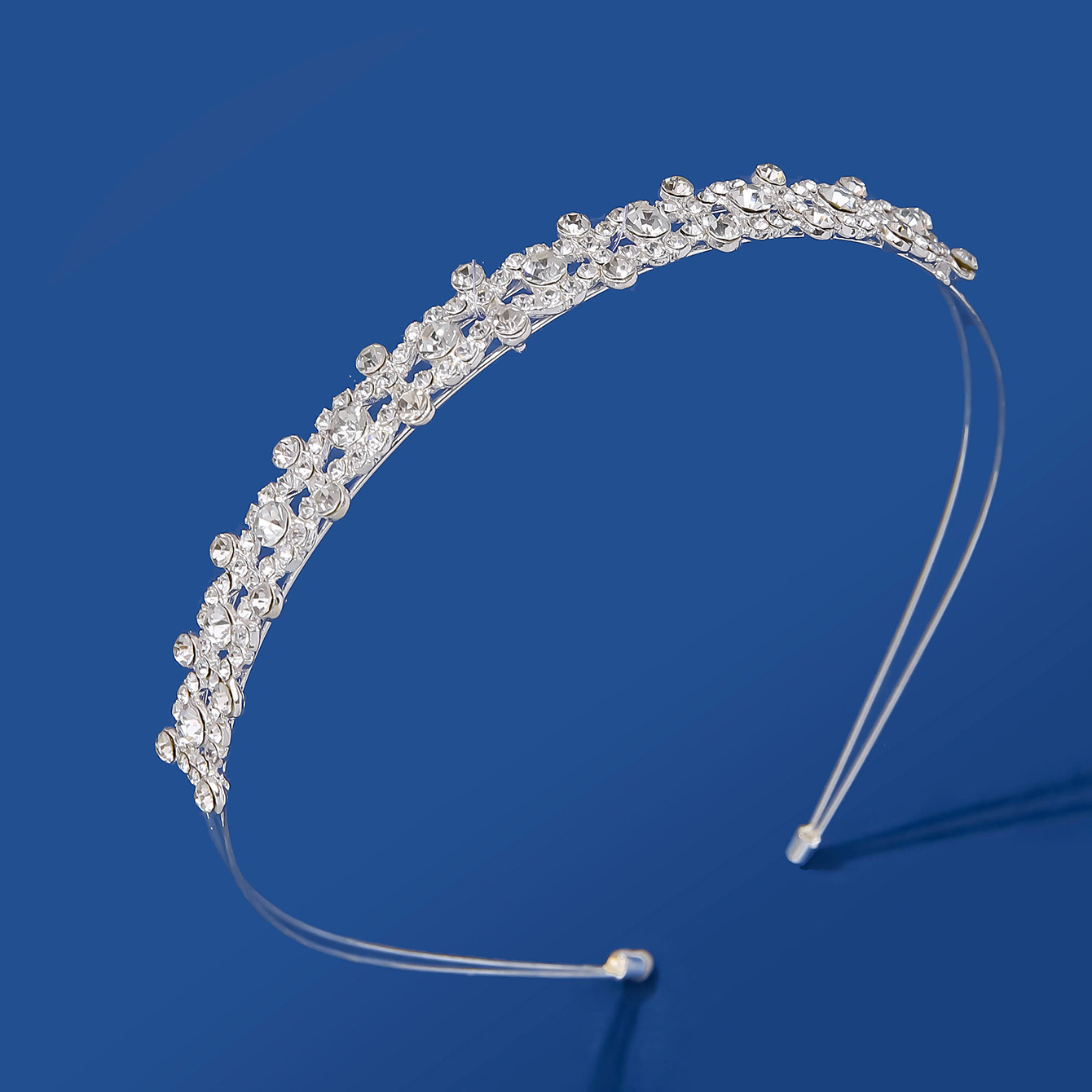 Factory direct sales of bride crowns, wedding gowns, evening gowns, headwear, birthday, coming-of-age ceremony and performance all-in-one water diamond king crowns and hair bands Application Scenario