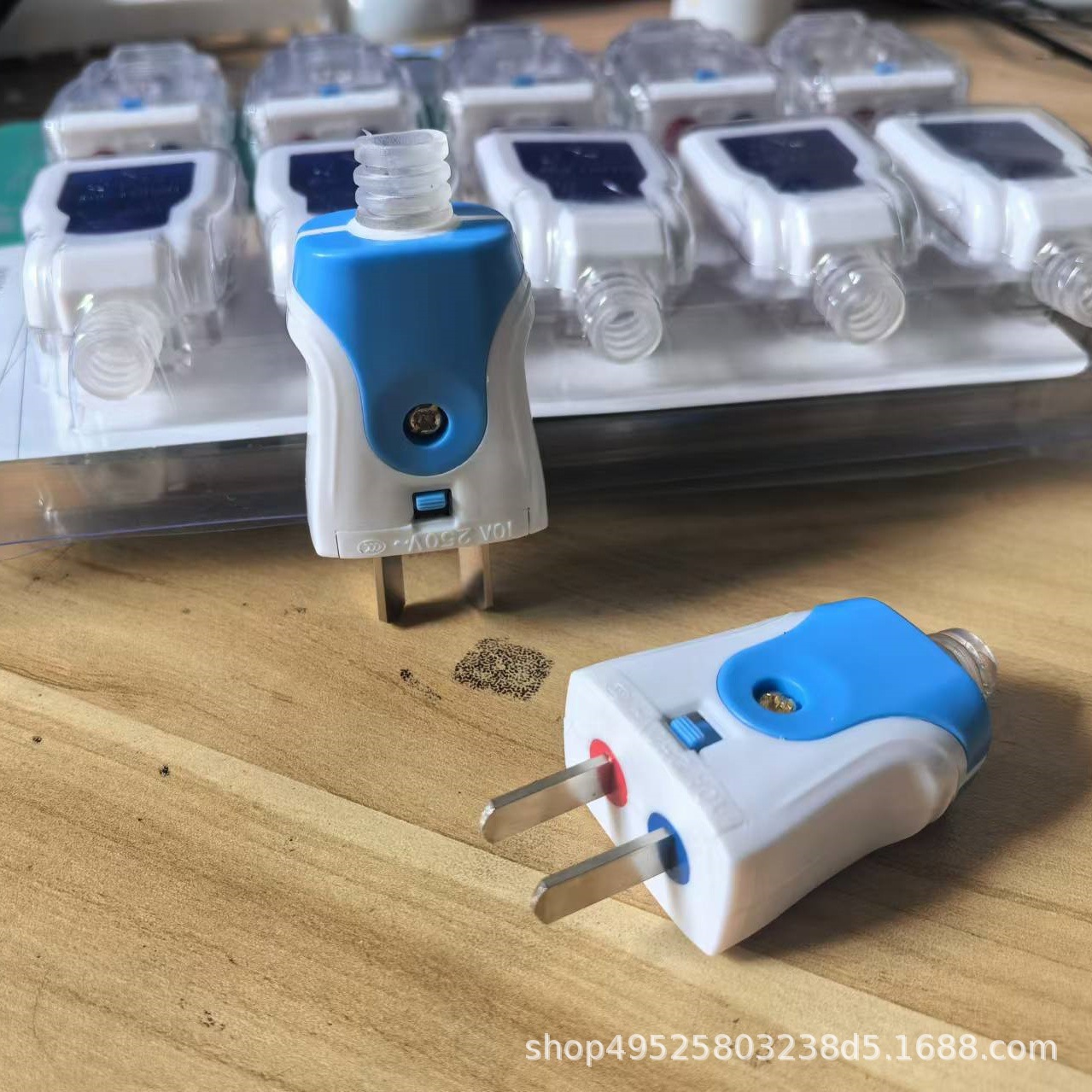 全球通用转换插头/欧标转换插座/电源转换插头/新加坡插头转换/多功能插头插座细节图