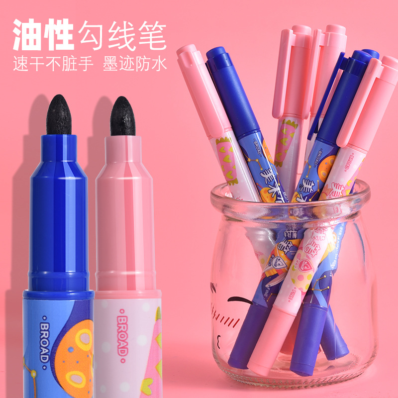 The Tianfeng 1971/1972 double-headed oil-based marker pen is suitable for various material surfaces