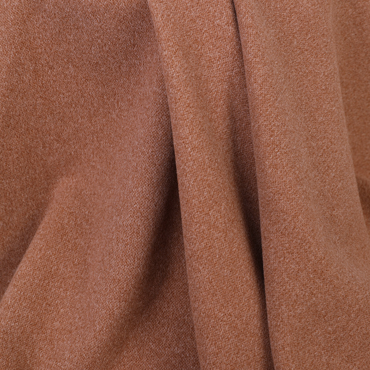 Polyester cationic single-sided rabbit fleece fabric weft knitted 195g autumn and winter elastic warm home clothing plush fabric details Picture
