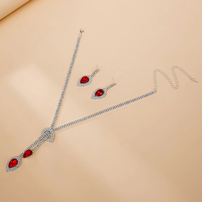 Factory direct sales of European and American fashionable wedding banquet bride wine red simple set, wedding necklace, earrings and jewelry Application Scenario