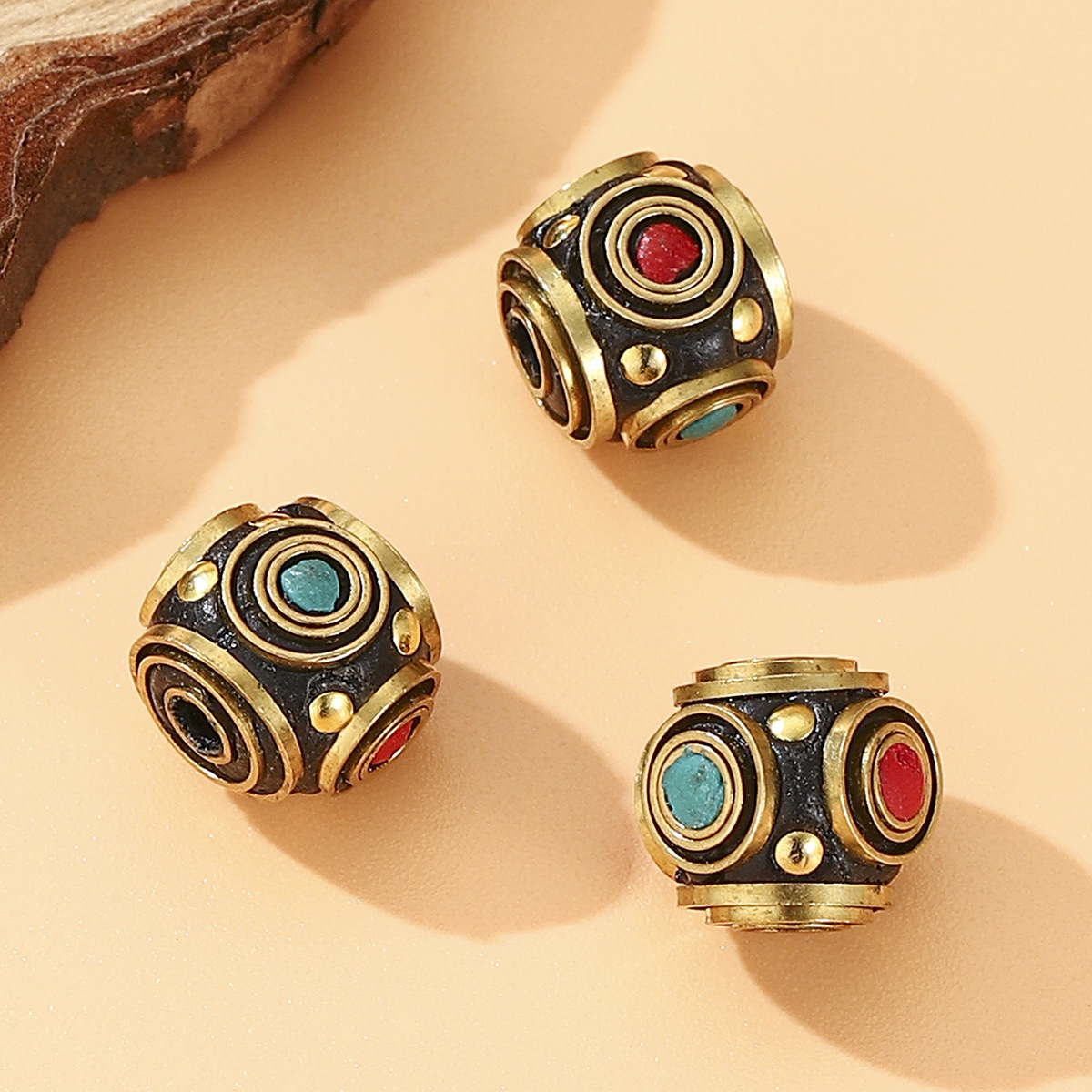 2025 New Tibetan-Nepalese copper bead separator, retro handcrafted red and green stone bucket bead DIY jewelry accessory Specification image